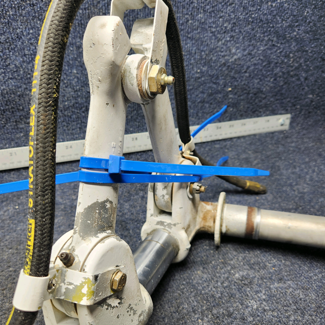 Used aircraft parts for sale, 35644-902 PIPER PA28-140 MAIN LANDING GEAR ASSEMBLY LH