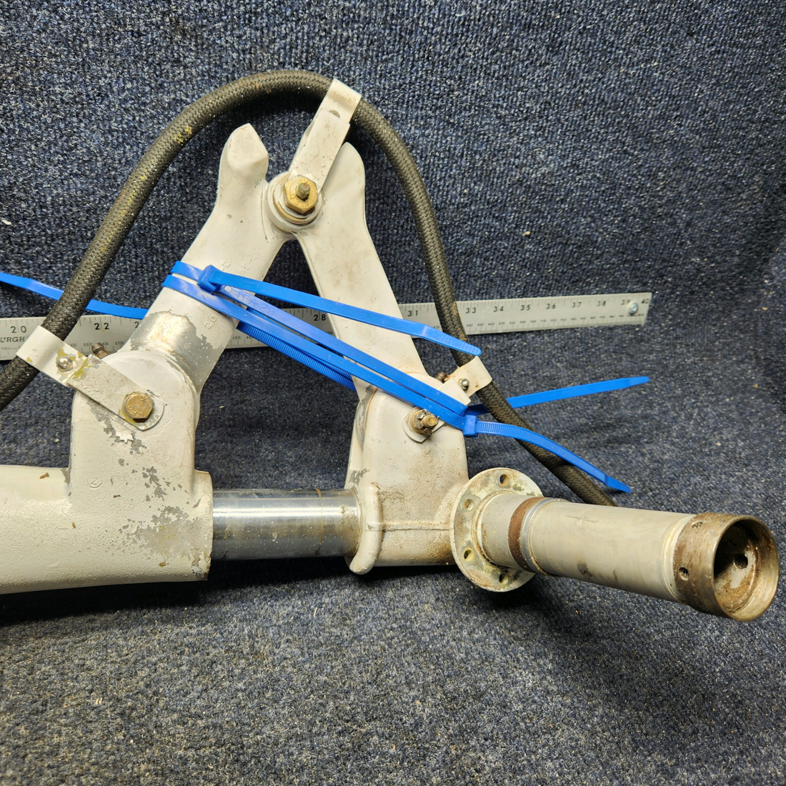 Used aircraft parts for sale, 35644-902 PIPER PA28-140 MAIN LANDING GEAR ASSEMBLY LH