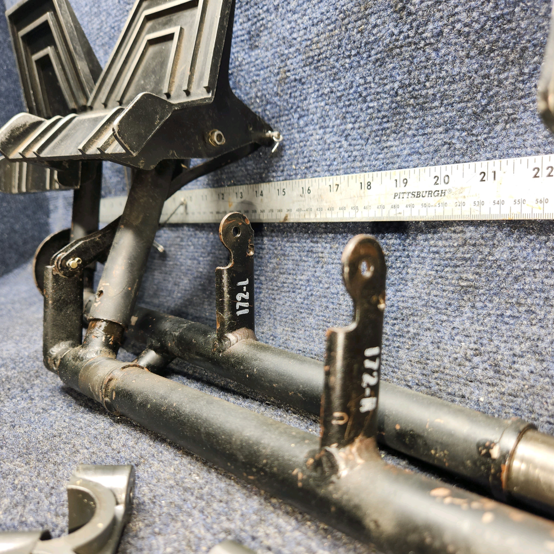 Used aircraft parts for sale, 1460320-1 , 0411306-13 CESSNA 172K COMPLETE BRAKE RUDDER PEDAL BAR & BEARINGS