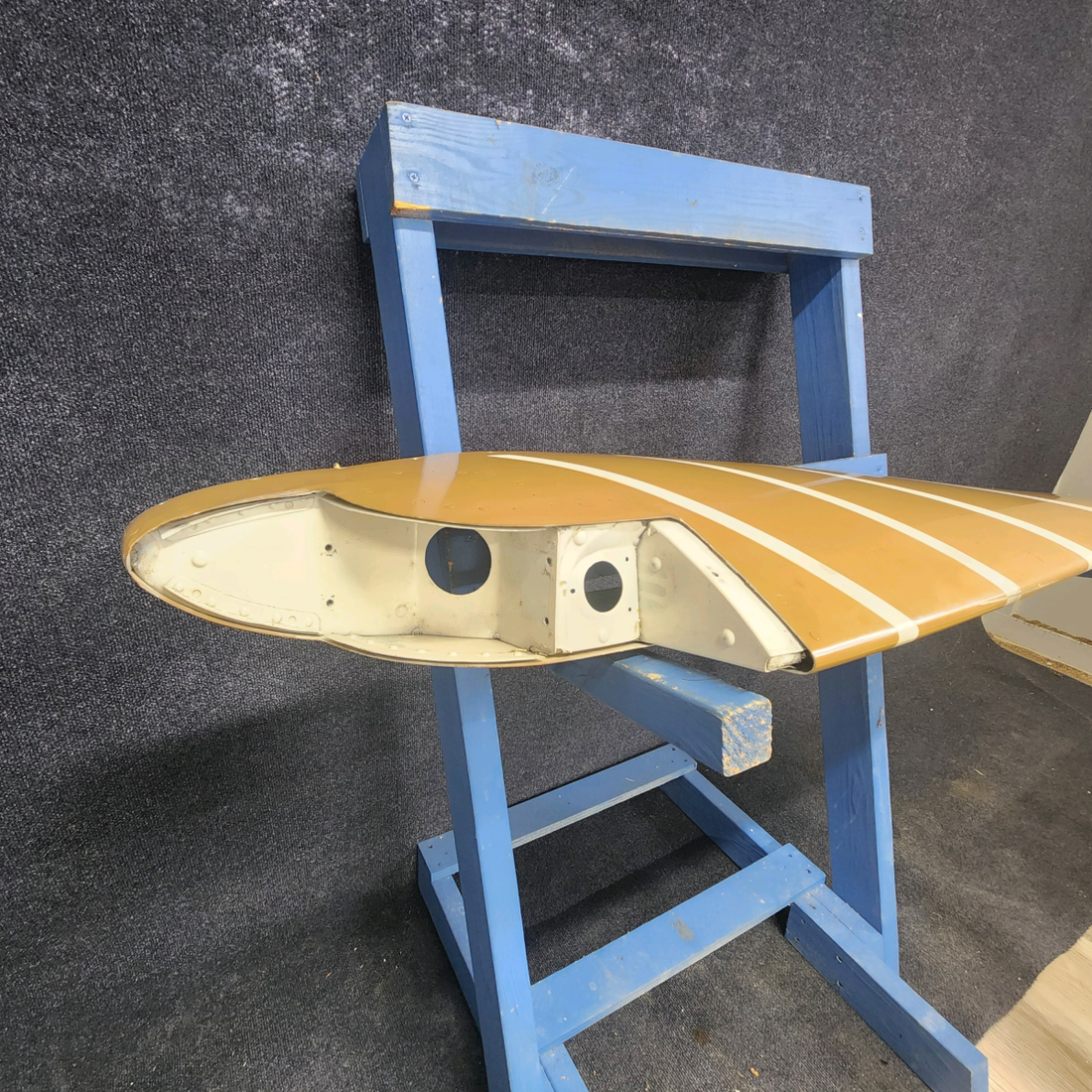 Used aircraft parts for sale, 000-170001-42 Beechcraft F33A RH WING TIP- HAVE DENT