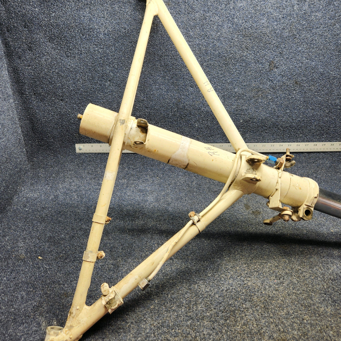 Used aircraft parts for sale, 45-815201-603 BEECHCRAFT F35 LANDING GEAR SHOCK ABSORBER ASSY RH