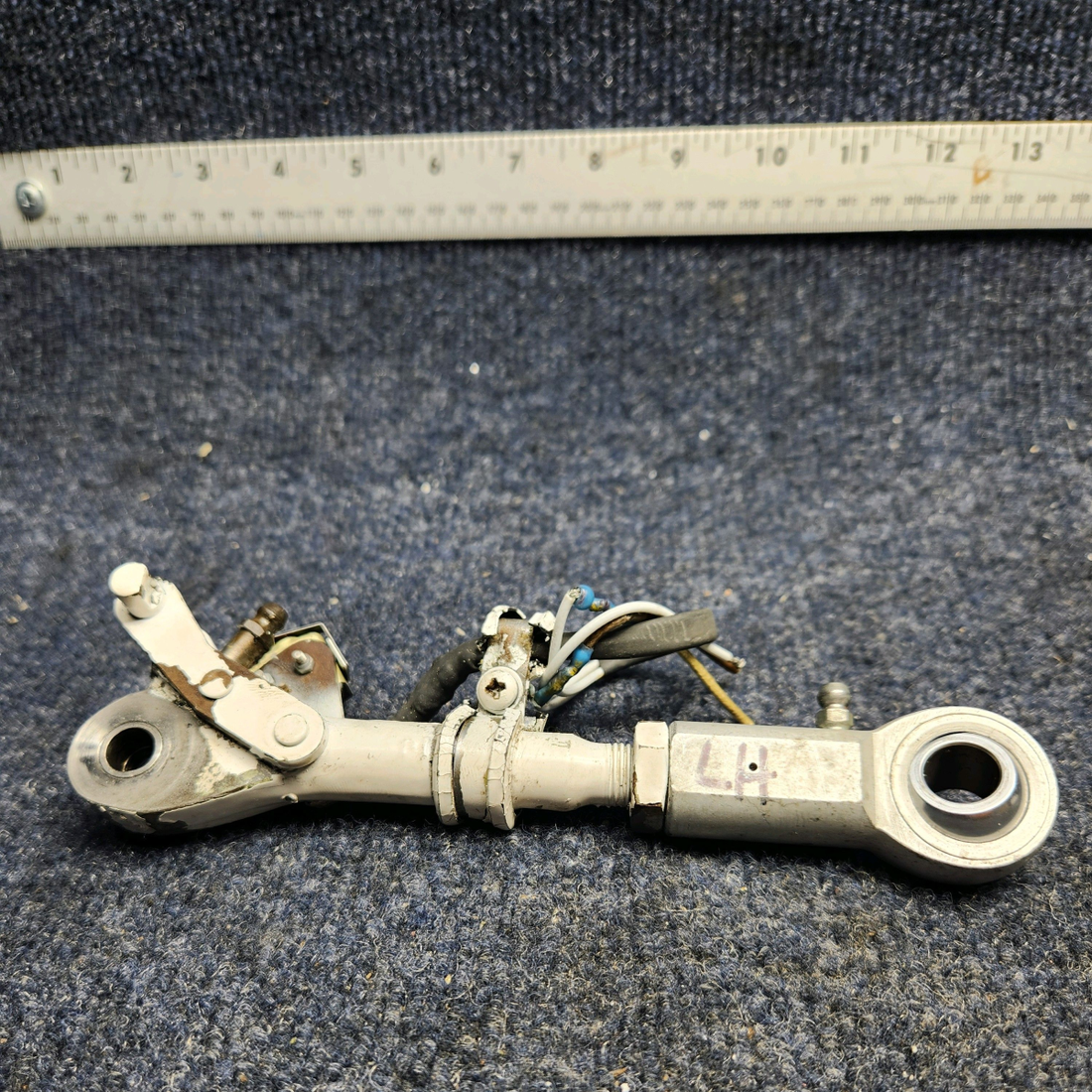 Used aircraft parts for sale, 67797-005 Piper PA32RT-300 LINK ASSEMBLY MAIN GEAR TRUSS LH W/ SWITCH (14-28V)