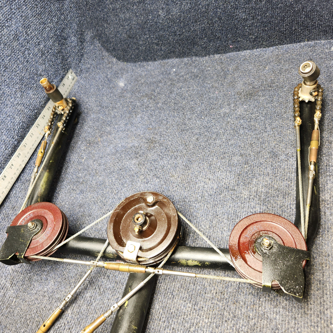 Used aircraft parts for sale, 0511782-17 CESSNA 172K CONTROL YOKE WELD ASSEMBLY & U-JOINTS