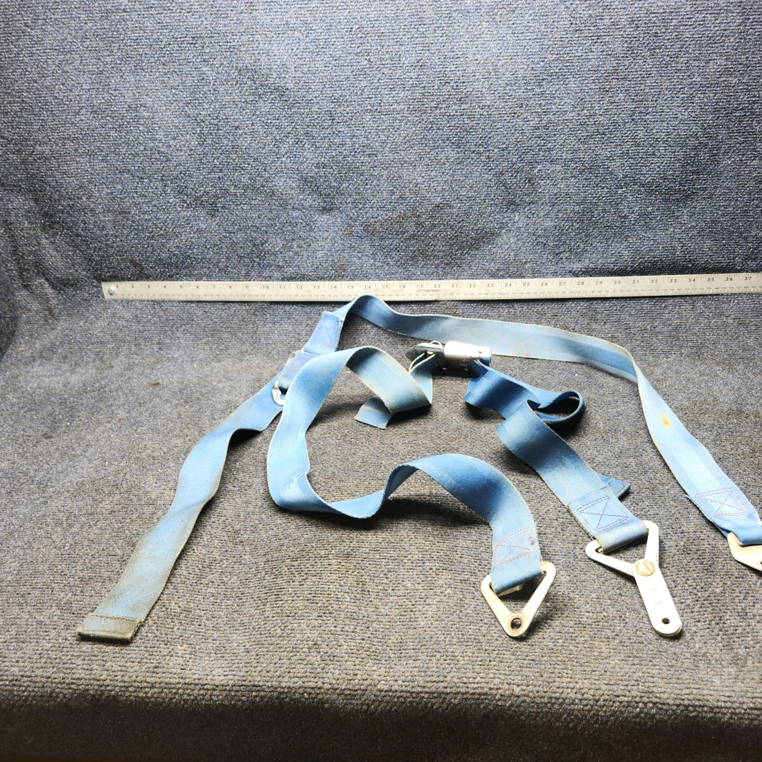 Used aircraft parts for sale, S-2275-JJ-3 / S-1746-JJ-42 CESSNA 172K Seatbelt Assembly LH or RH w Shoulder Strap and Fastener "SEE PHOTOS" BLUE