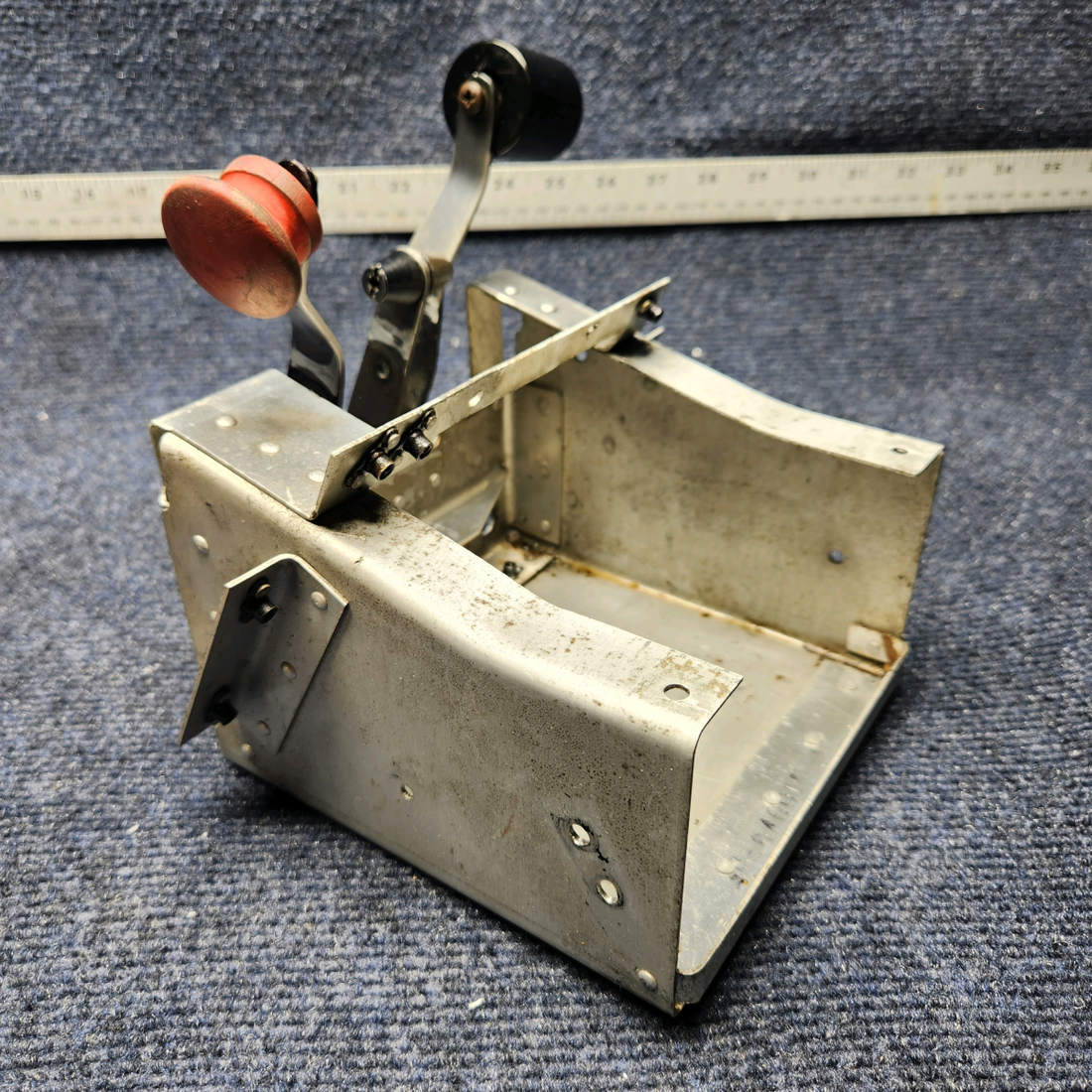 Used aircraft parts for sale, 169-940017-5 Beechcraft C23 SUNDOWNER ENGINE CONTROL QUADRANT