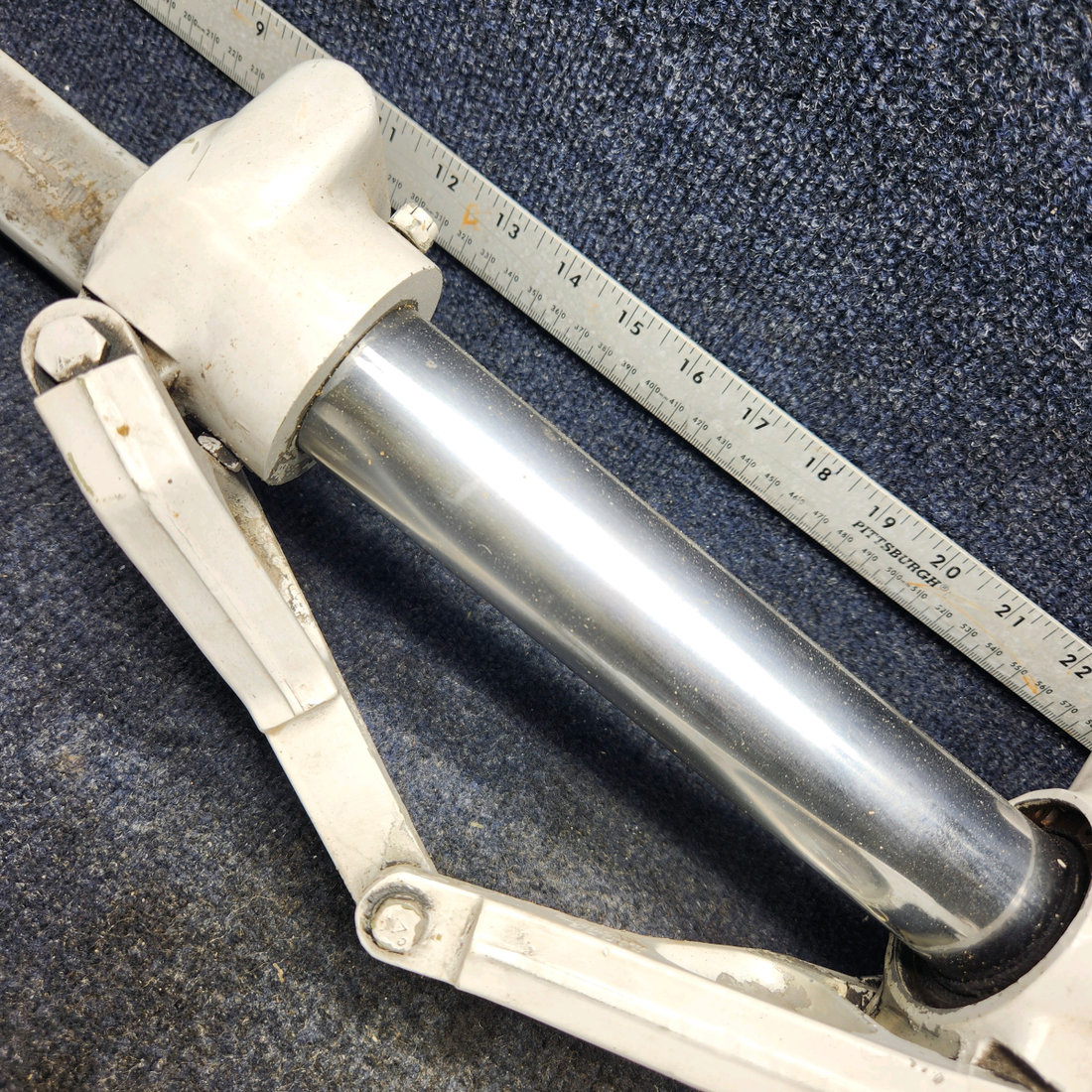 Used aircraft parts for sale, 96766-016 Piper PA32RT-300 MAIN GEAR STRUT ASSY LH W/ TORQUE LINKS