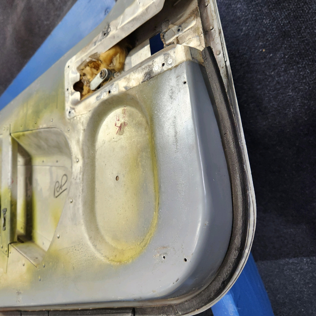 Used aircraft parts for sale, 63055-004 PIPER PA28-140 CABIN DOOR ASSY WITH WINDOW- NO HINGE.