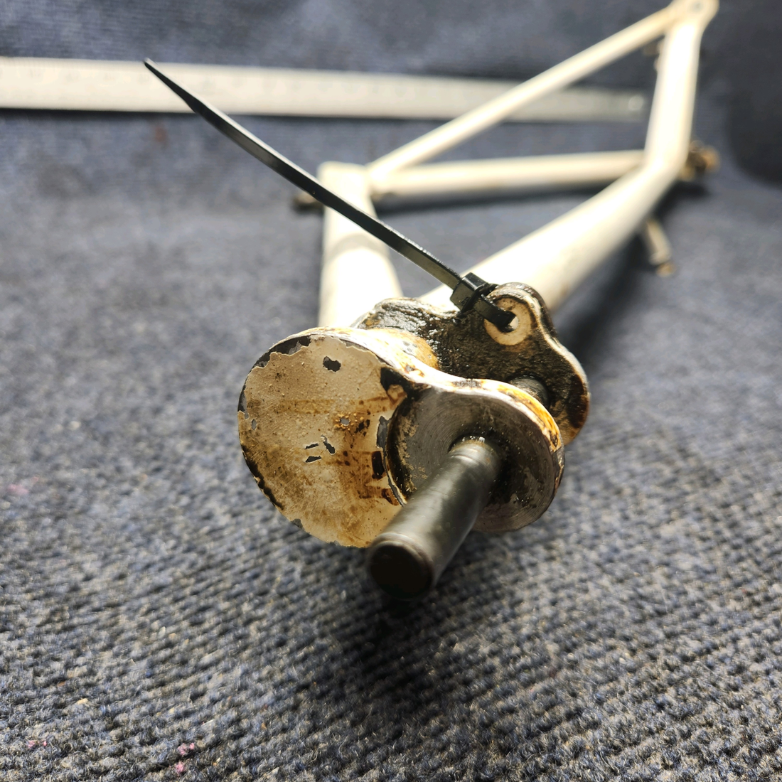 Used aircraft parts for sale, 35-815155-610 Beechcraft F33A MAIN GEAR RETRACT BRACE ASSEMBLY LH