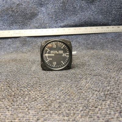 Used aircraft parts for sale, 7000 United Instruments 7000 Cessna 172E Type I Vertical Speed Indicator (Code: C.26)