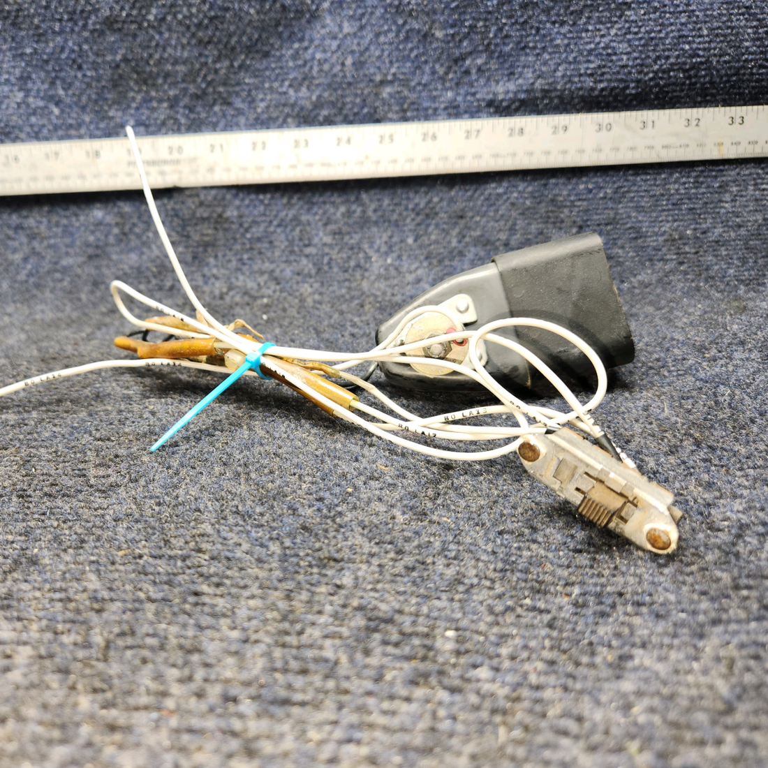 Used aircraft parts for sale, 1470089-15 CESSNA 172K Map Light Assemby With Switch 12 Volts