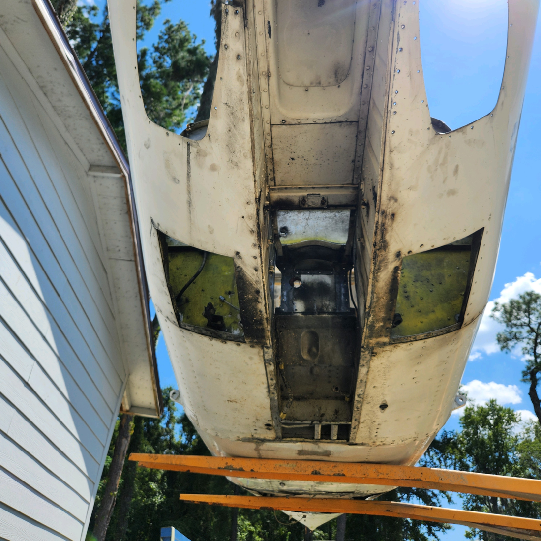 Used aircraft parts for sale, FUSSELAGE CESSNA C172RG CESSNA 172RG FUSSELAGE DATA PLATE/LOOK BOOK BELLY LAND/MLG BRACKET.