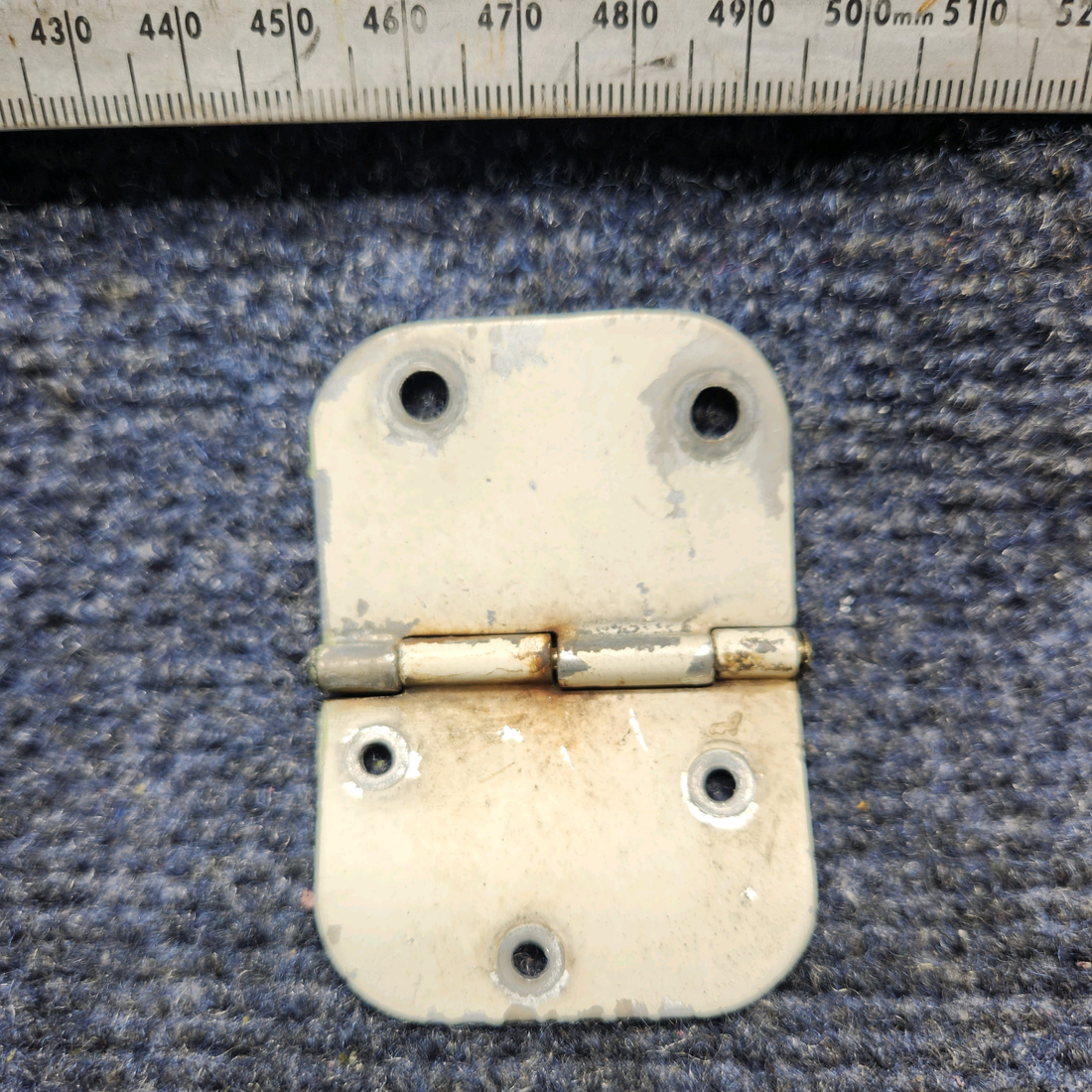 Used aircraft parts for sale, 0511280-4 CESSNA 172K LOWER CABIN DOOR FORWARD & AFT HINGE RH
