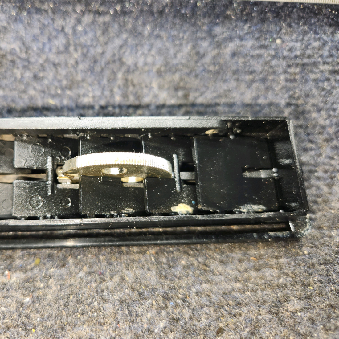 Used aircraft parts for sale, 473-187 Piper PA28-161 Forward Louver Assembly – Set of 3