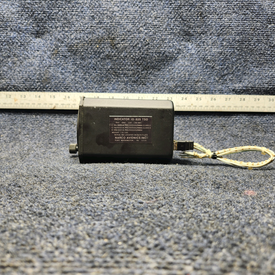 Used aircraft parts for sale, ID-825 TSO CESSNA 172K VOR / LOC / GLIDESLOPE INDICATOR WITH CONNECTOR