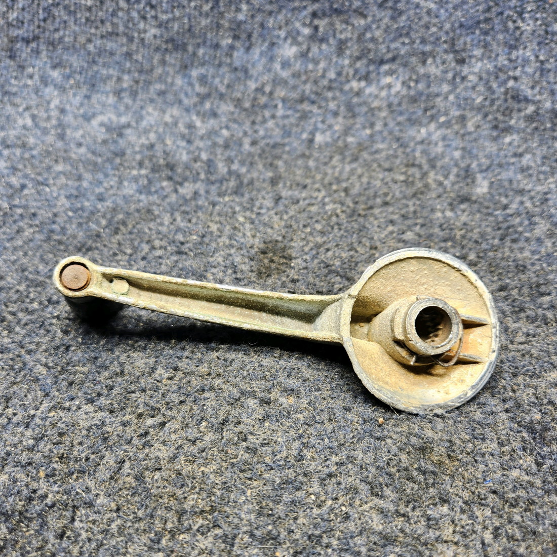 Used aircraft parts for sale, 464-023 PIPER PA28-140 ELEVATOR TRIM HANDLE