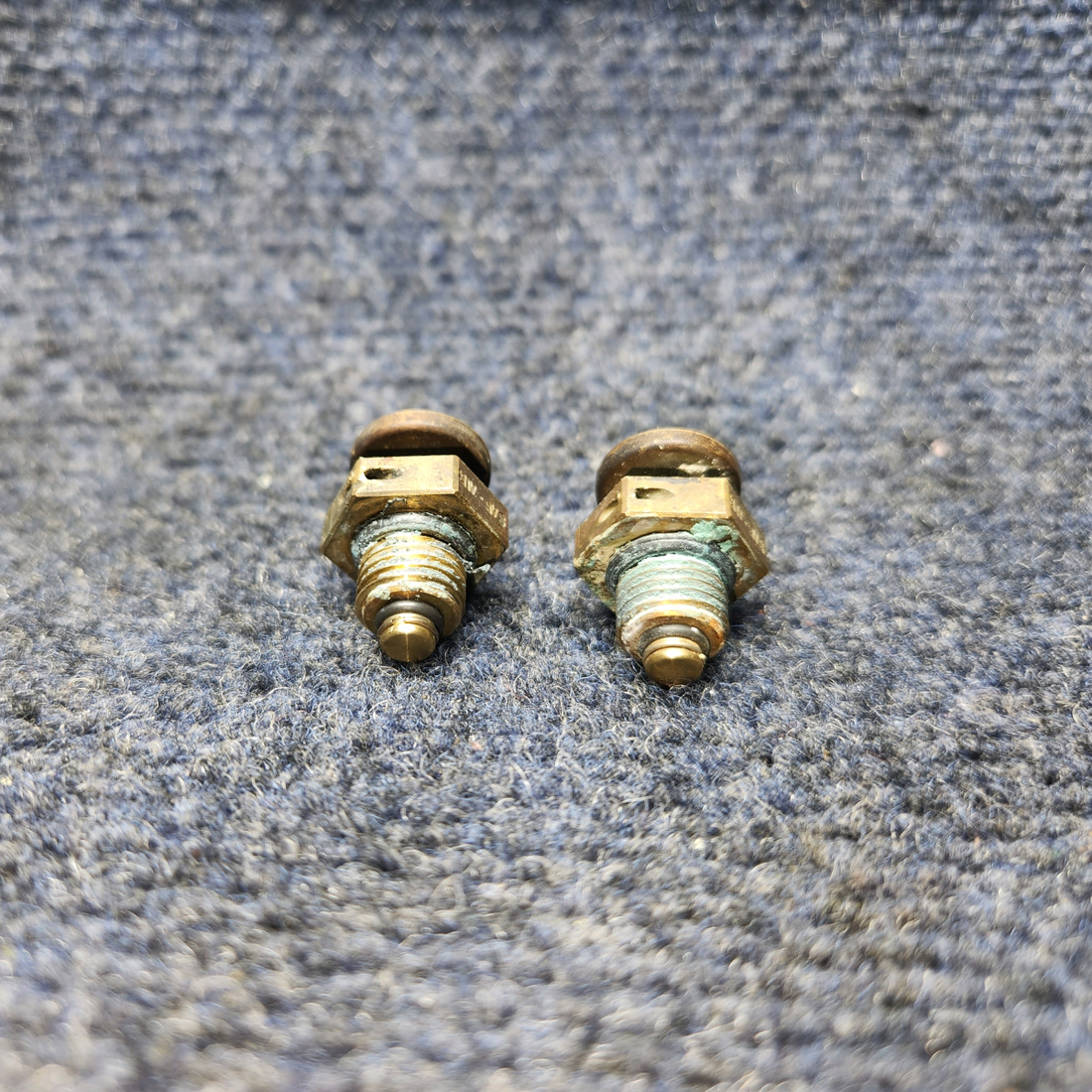 Used aircraft parts for sale, CAV-170 CESSNA 172K VALVE FUEL DRAIN - PAIR.