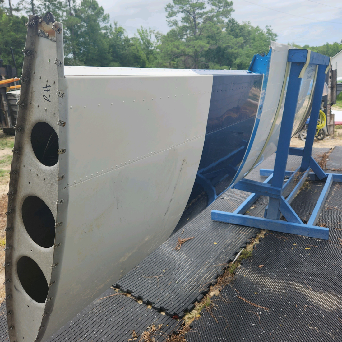 Used aircraft parts for sale, 169-110000-664 Beechcraft C23 SUNDOWNER WING STRUCTURE ASSY RH "SEE PHOTOS FOR DETAILS"