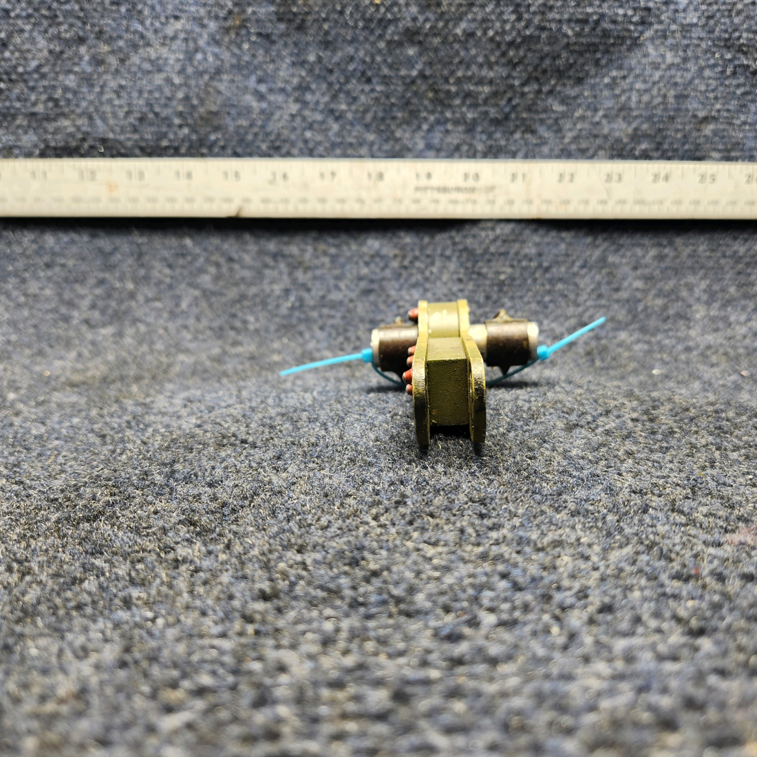 Used aircraft parts for sale, 913033-000 Mooney M20J AFT ELEVATOR BELLCRANK ASSY