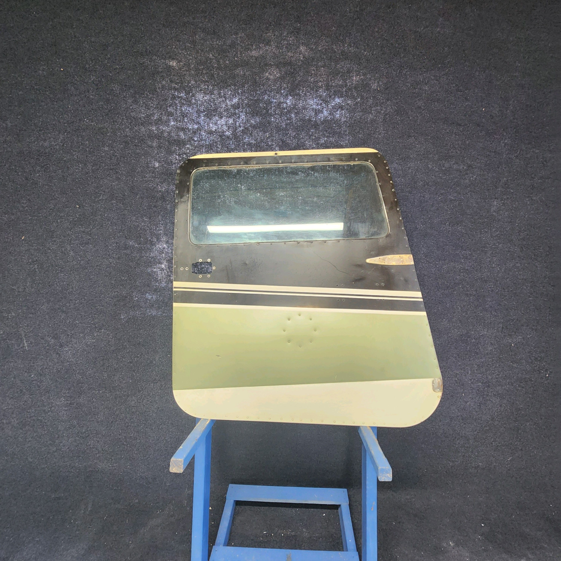 Used aircraft parts for sale, 0511460-34 CESSNA 172K CABIN DOOR STRUCTURE RH