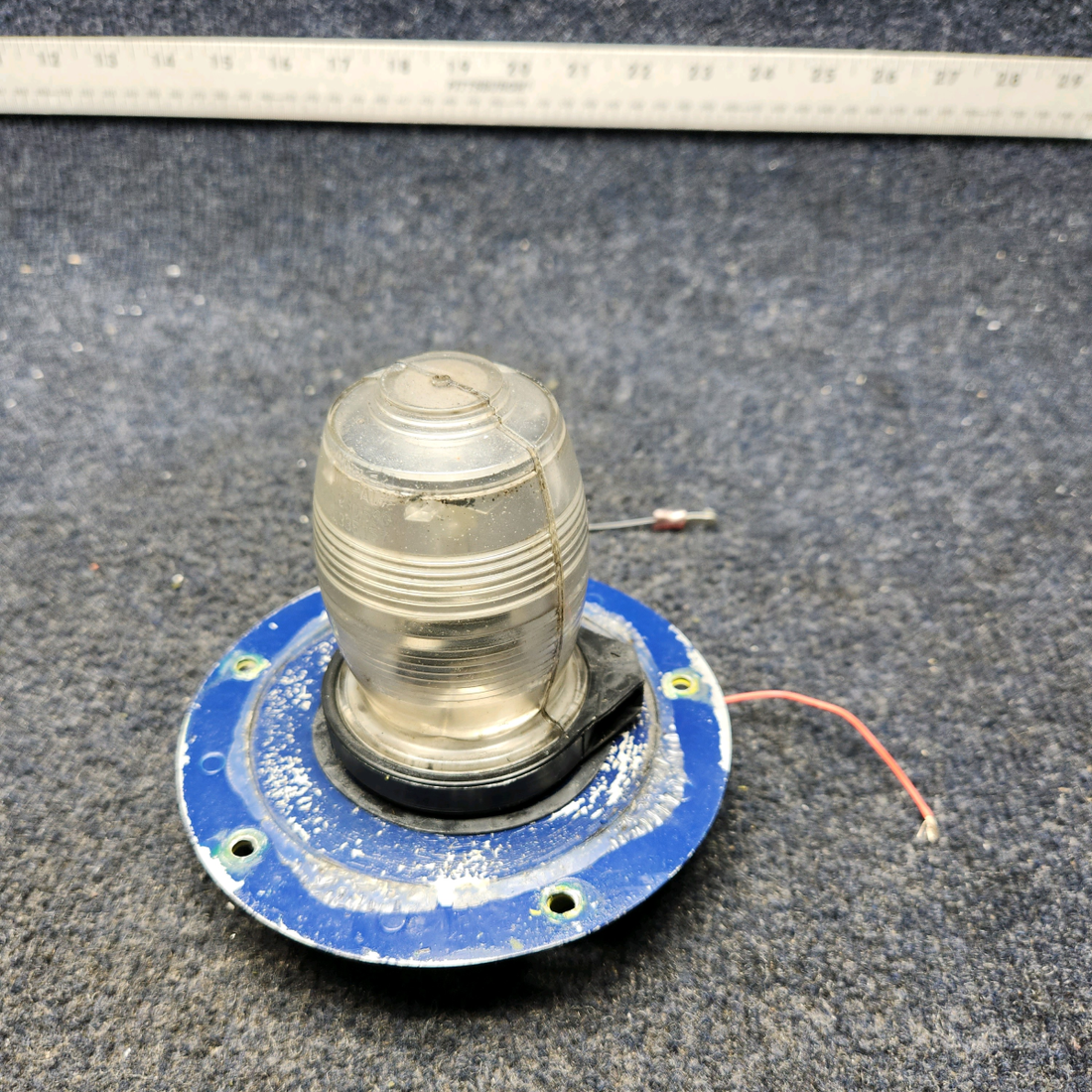 Used aircraft parts for sale, 757-762 WHELEN PIPER PA28-140 WHELEN FIN STROBE LIGHT ASSEMBLY-CLEAR