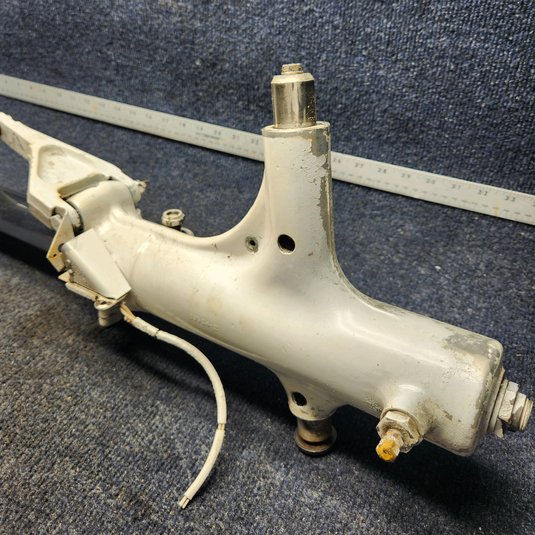 Used aircraft parts for sale, 96766-016 Piper PA32RT-300 MAIN GEAR STRUT ASSY LH W/ TORQUE LINKS