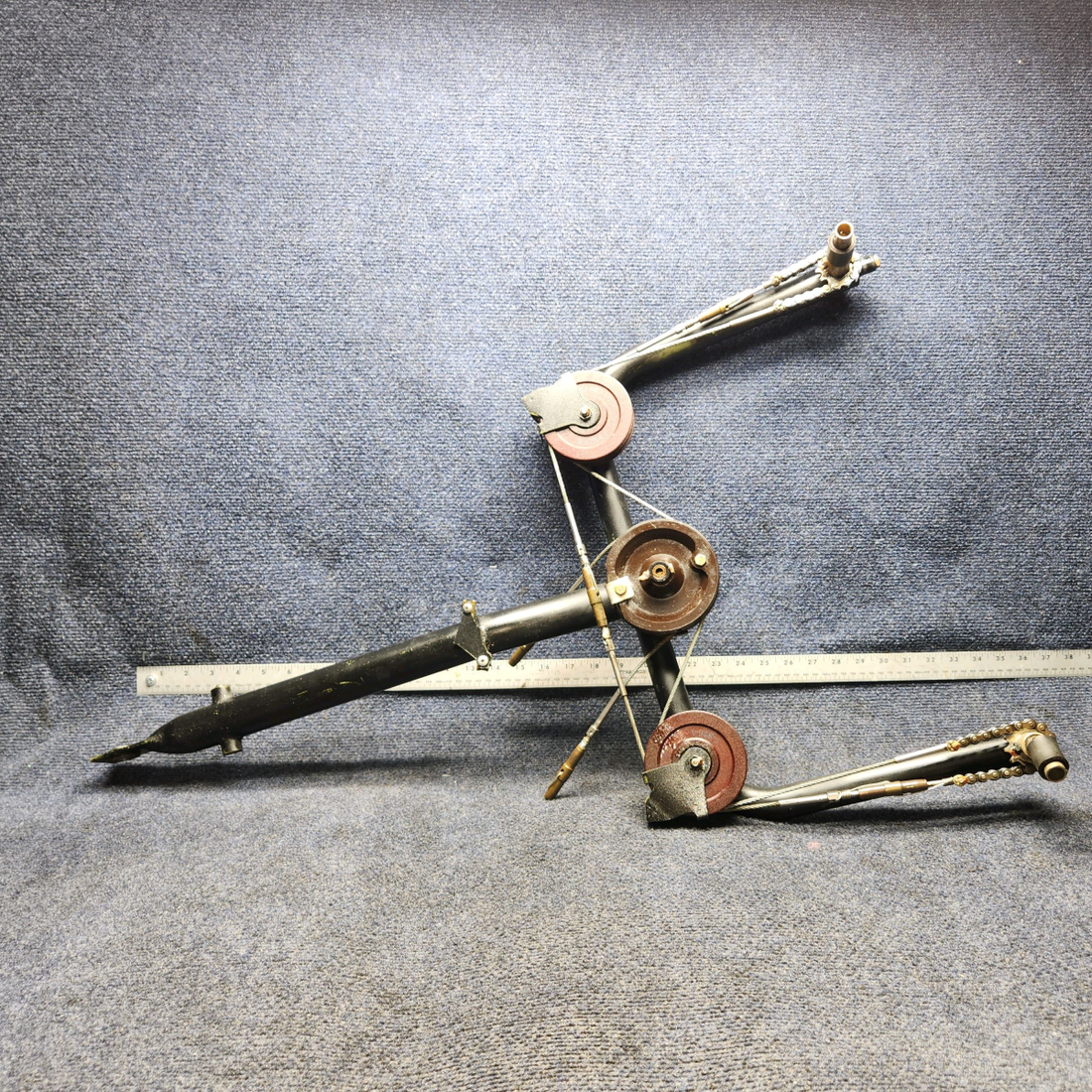 Used aircraft parts for sale, 0511782-17 CESSNA 172K CONTROL YOKE WELD ASSEMBLY & U-JOINTS