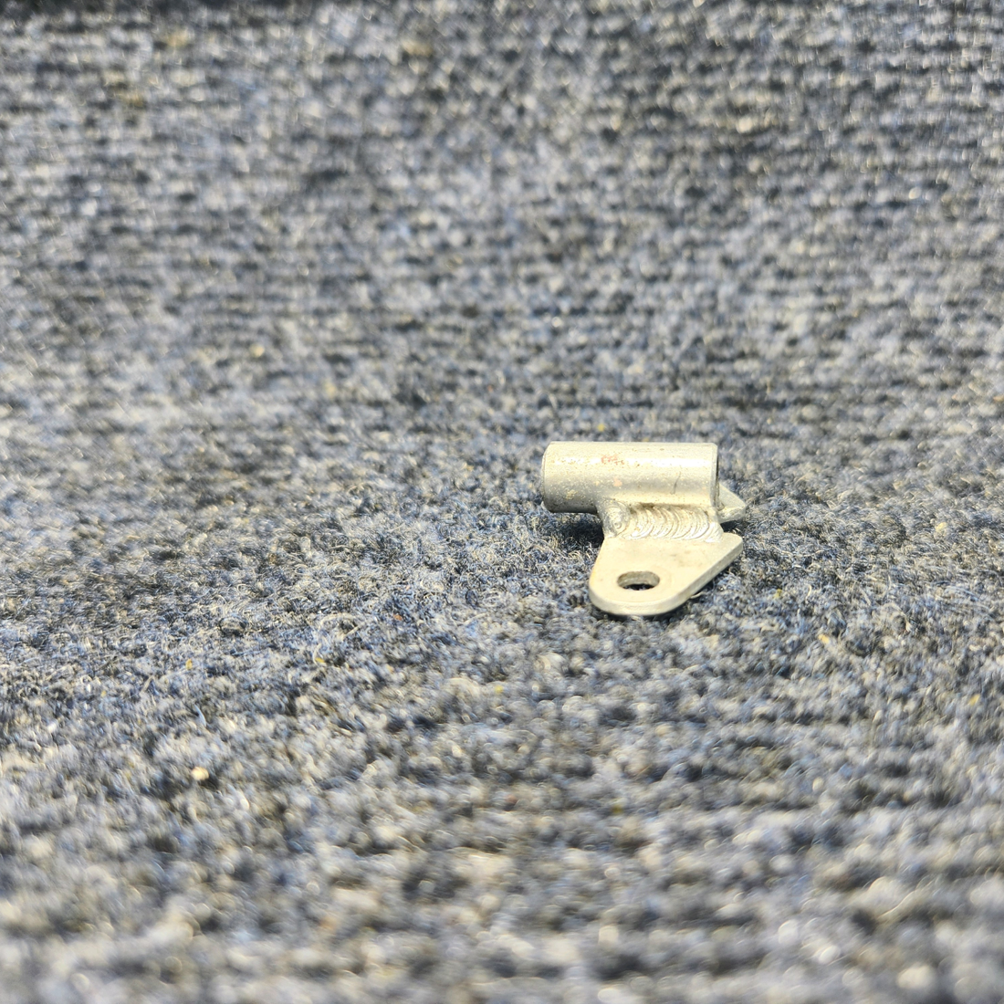 Used aircraft parts for sale, 310077-000 Mooney M20J BAGGAGE DOOR HINGE BRACKET