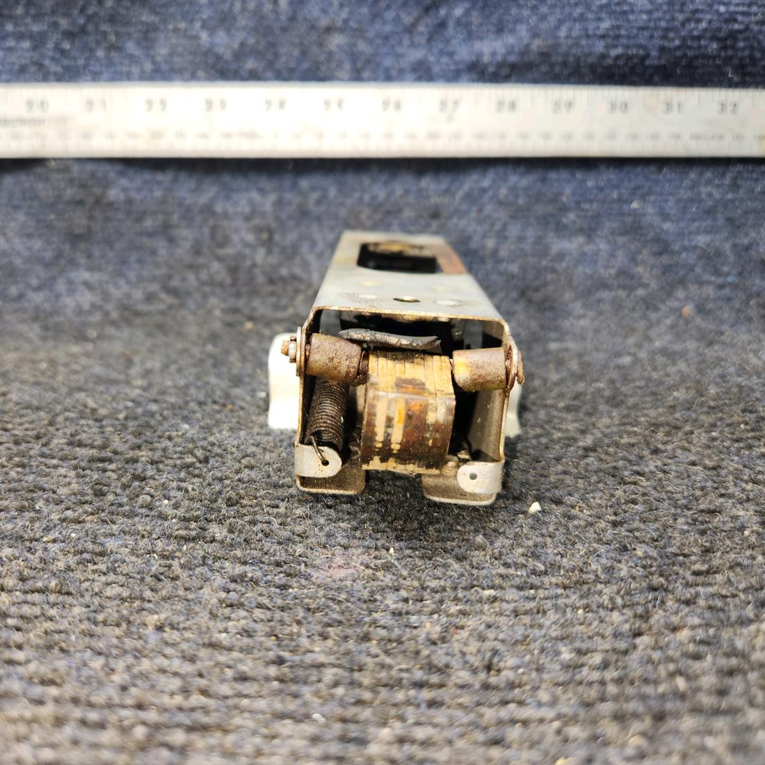 Used aircraft parts for sale, 68188-000 Piper Pa-28 Door Latch Assy
