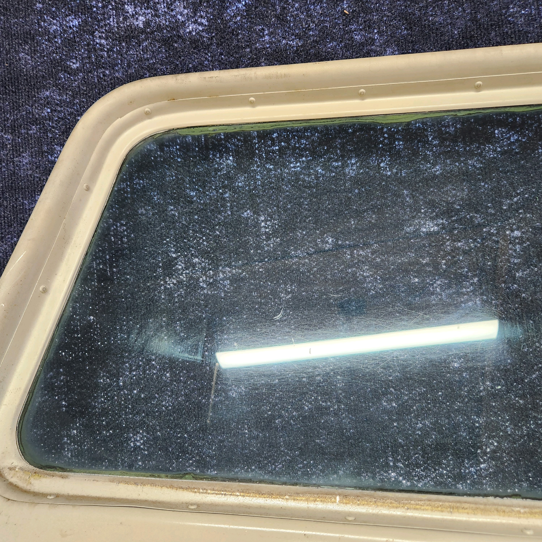 Used aircraft parts for sale, 0511460-34 CESSNA 172K CABIN DOOR STRUCTURE RH