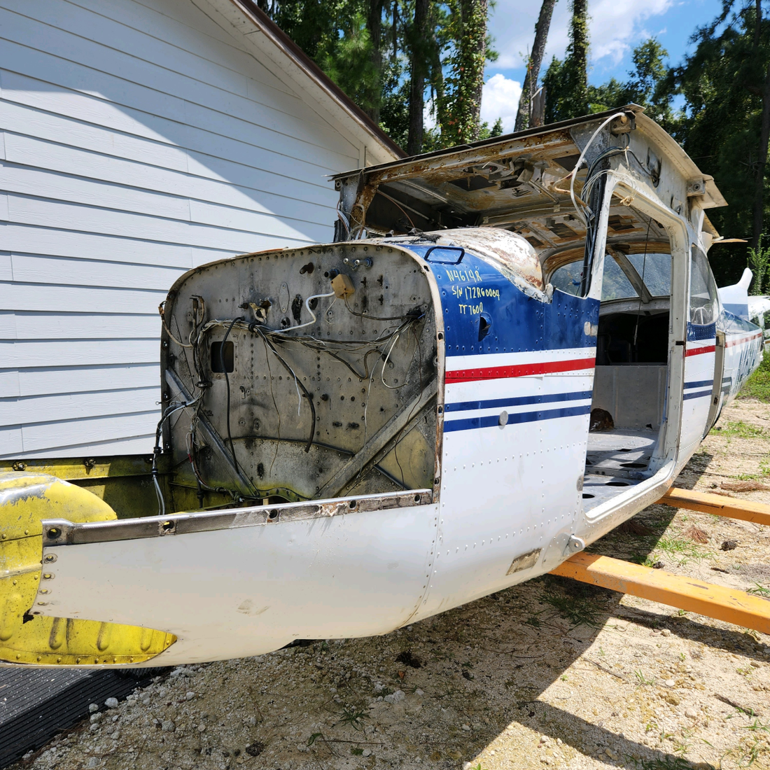Used aircraft parts for sale, FUSSELAGE CESSNA C172RG CESSNA 172RG FUSSELAGE DATA PLATE/LOOK BOOK BELLY LAND/MLG BRACKET.