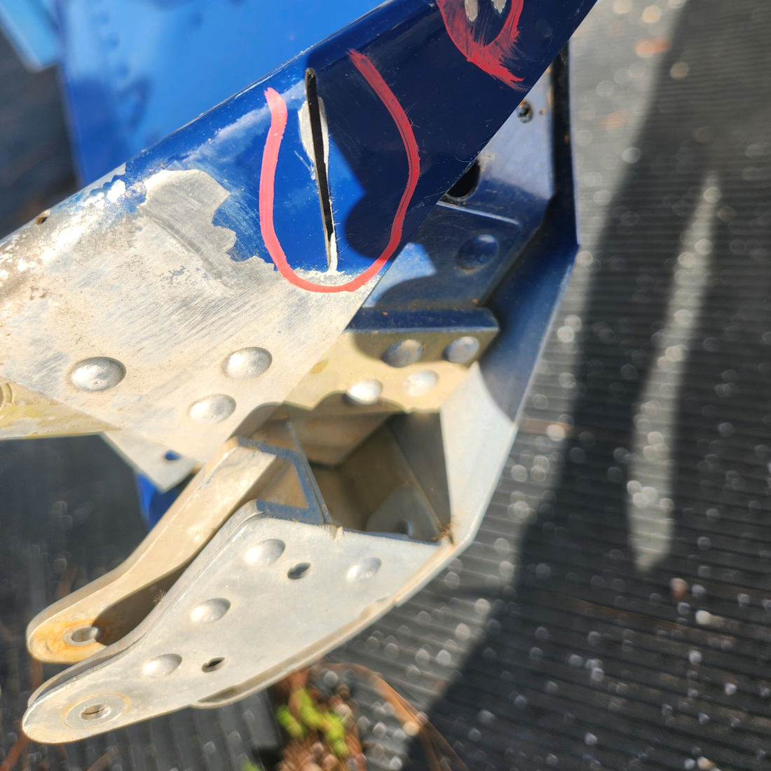 Used aircraft parts for sale, 240014-509 Mooney M20K FLAP ASSEMBLY LH SEE PHOTOS FOR DETAILS SOME SCRATCHES