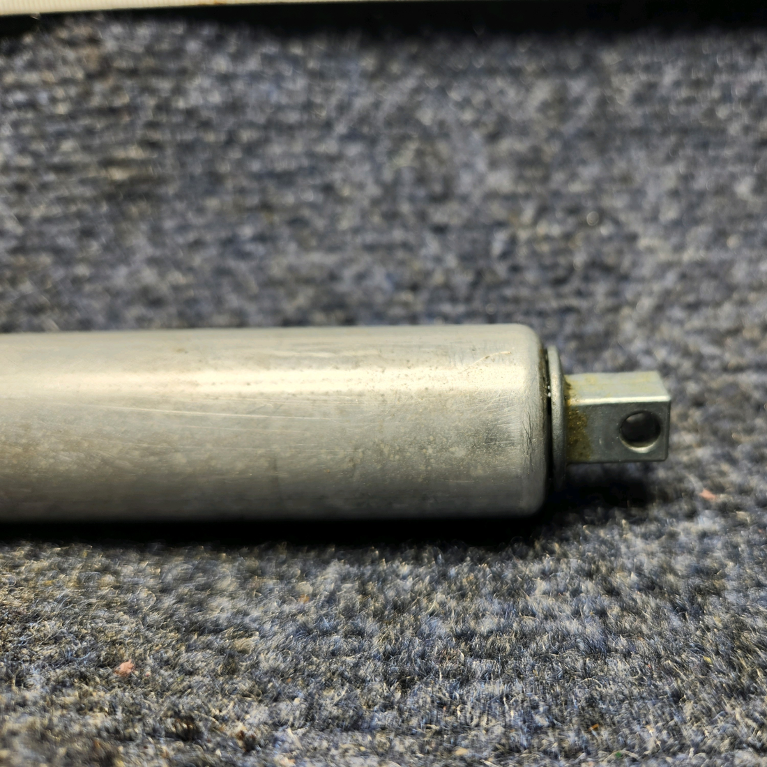 Used aircraft parts for sale, 10650 CESSNA 172K FLAP ACTUATOR CYLINDER ASSEMBLY
