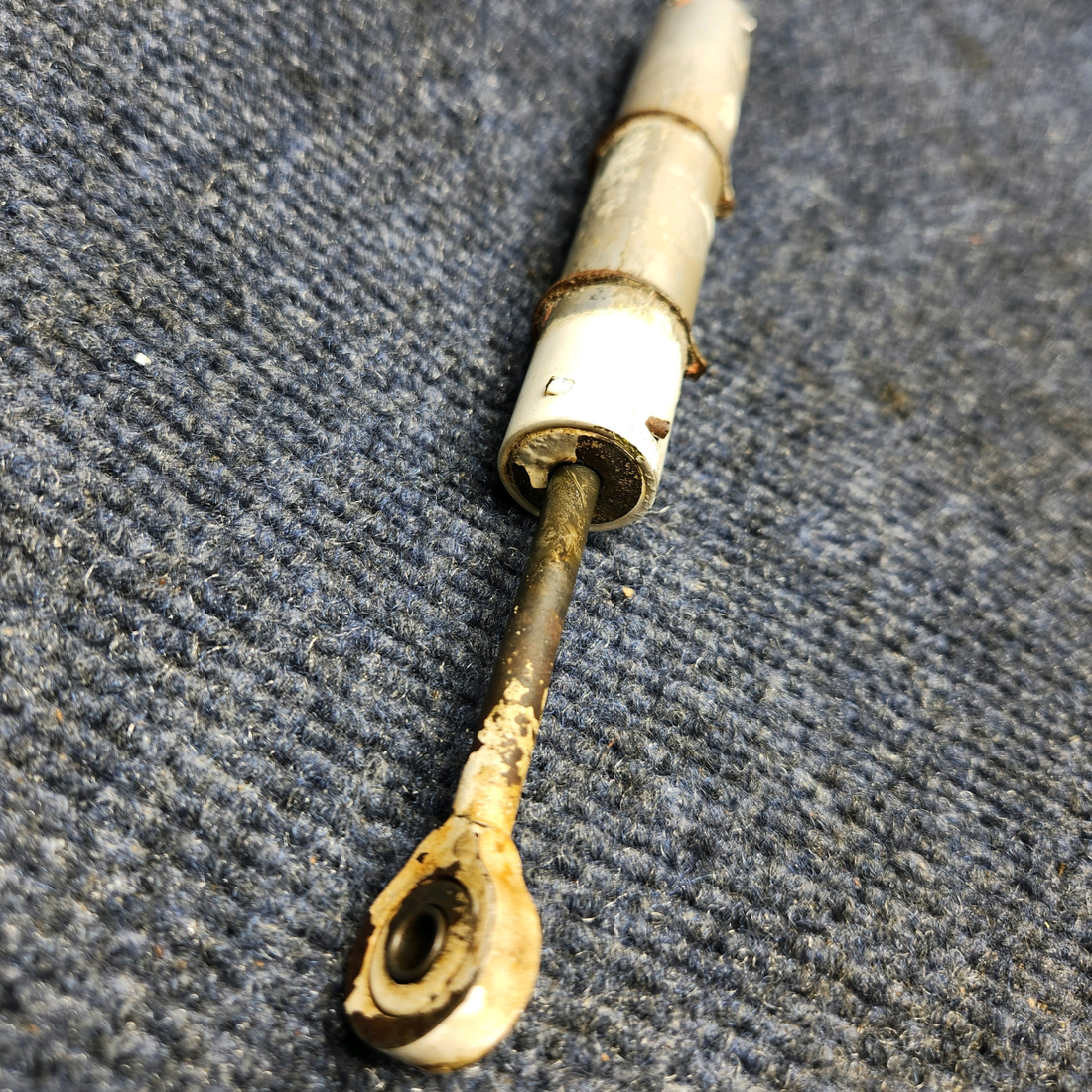 Used aircraft parts for sale, 1260074-1 Cessna CESSNA C172RG ELEVATOR TRIM TAB ACTUATOR