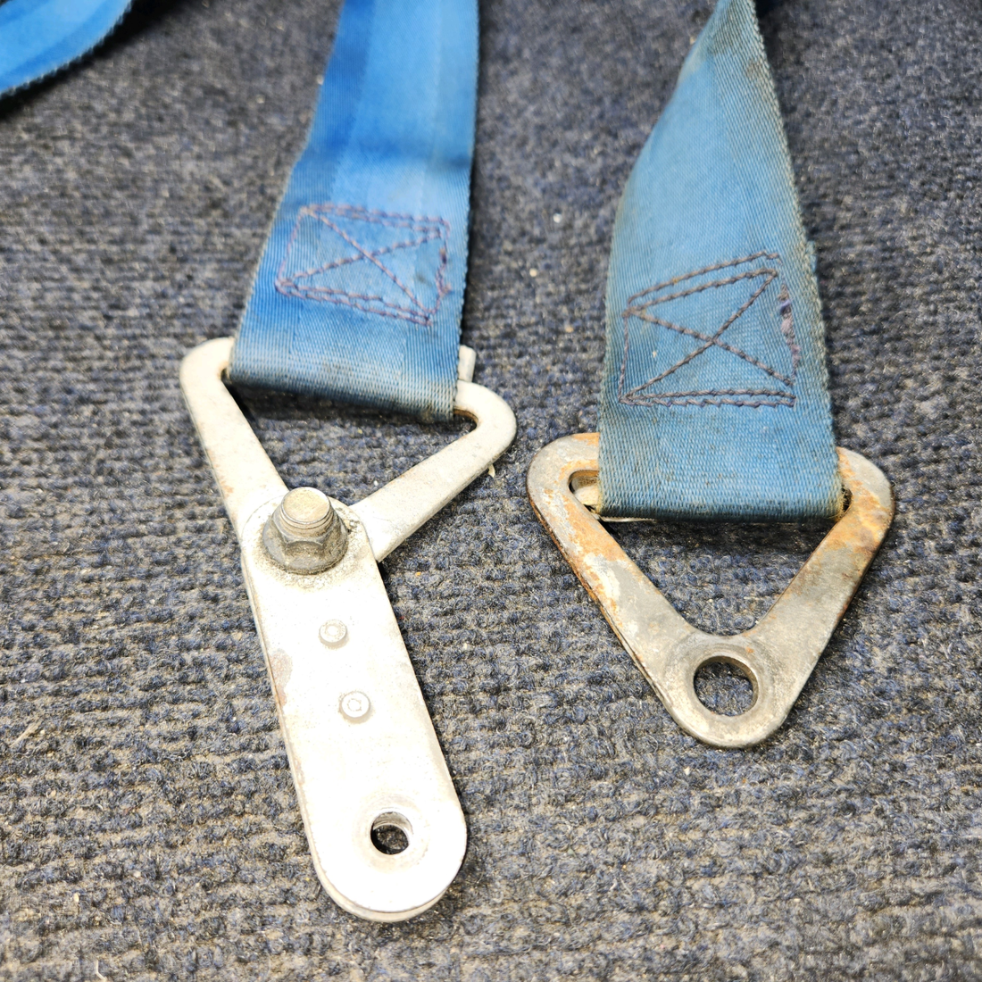 Used aircraft parts for sale, S-2275-JJ-3 / S-1746-JJ-42 CESSNA 172K Seatbelt Assembly LH or RH w Shoulder Strap and Fastener "SEE PHOTOS" BLUE
