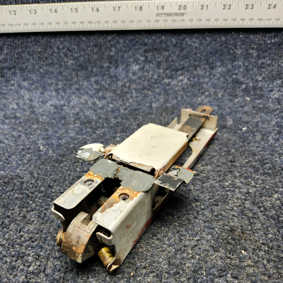 Used aircraft parts for sale, 68188-000 PIPER PA28-140 PA28 / PA32 CABIN DOOR LATCH ASSEMBLY