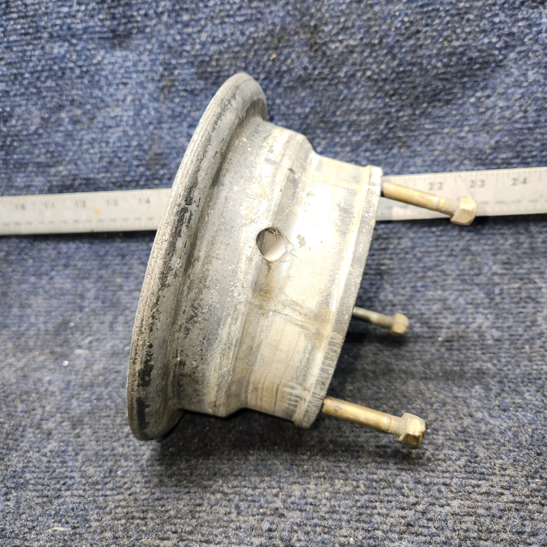 Used aircraft parts for sale, 40-86 Cleveland CESSNA C172RG 6.00-6 OUTER WHEEL HALF "SANDBLASTED"