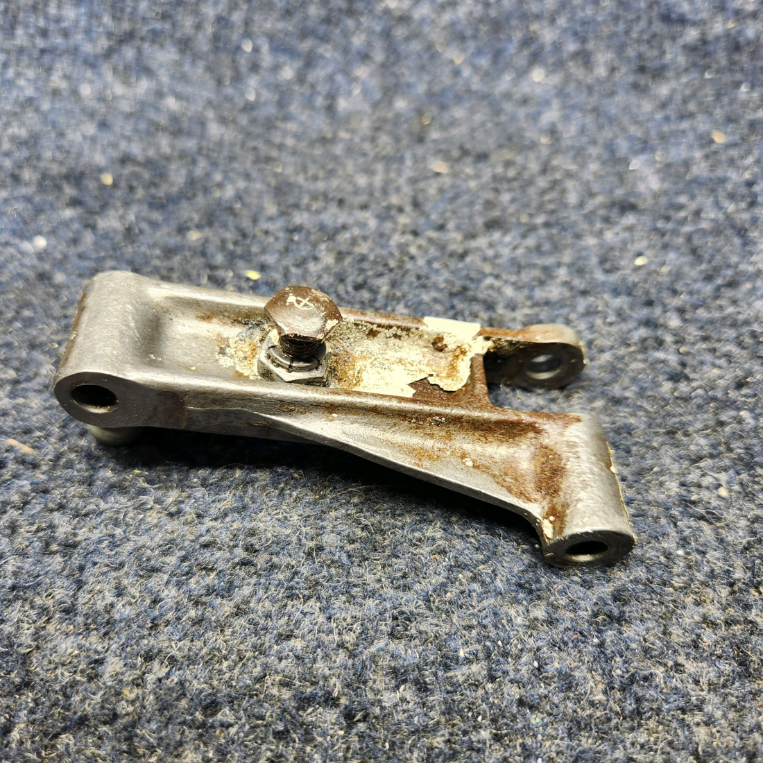 Used aircraft parts for sale, 35-825173 BEECHCRAFT F35 NOSE WHEEL STEERING LINK ASSY