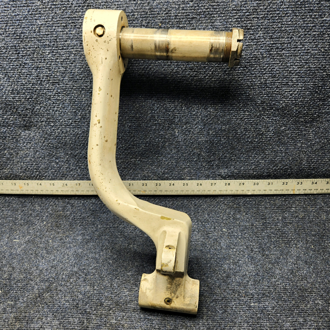 Used aircraft parts for sale, 169-810000-613 Beechcraft C23 SUNDOWNER NOSE,  MAIN LANDING GEAR FORK AND AXLE ASSEMBLY LH