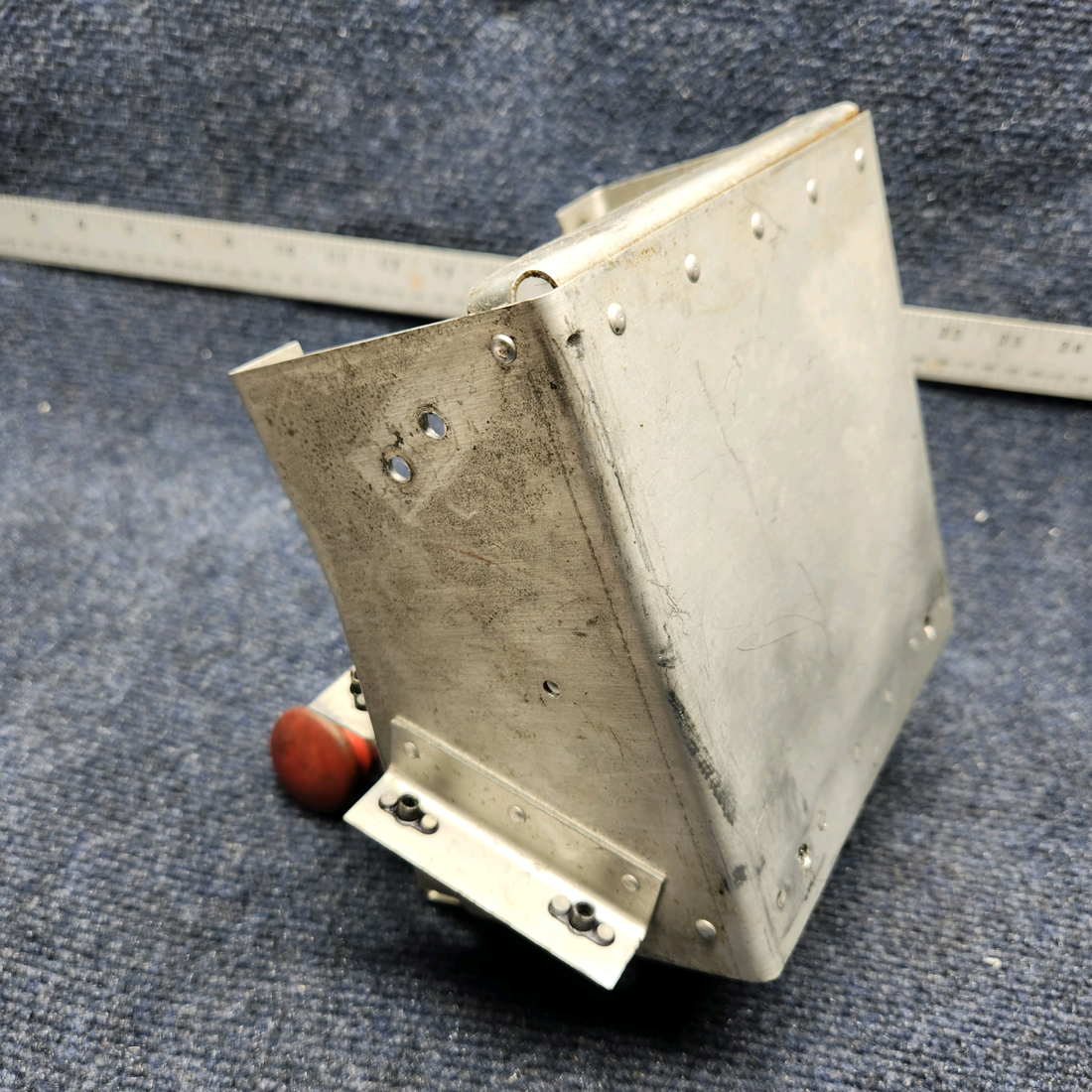 Used aircraft parts for sale, 169-940017-5 Beechcraft C23 SUNDOWNER ENGINE CONTROL QUADRANT