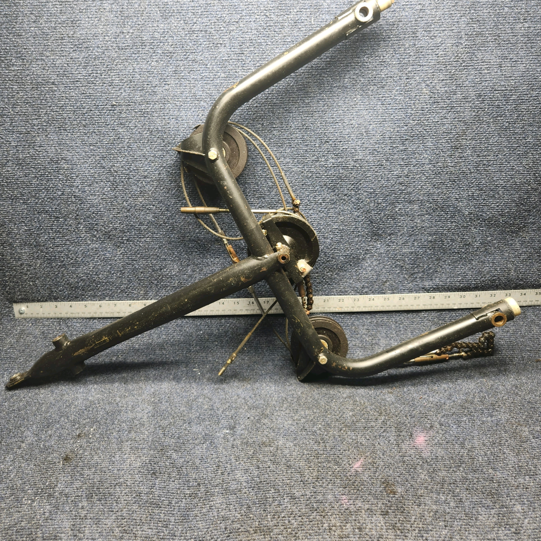 Used aircraft parts for sale, 2460033-1 CESSNA C172RG CONTROL COLUMN ASSEMBLY