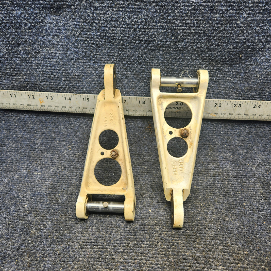 Used aircraft parts for sale, 45-815011-8 Beechcraft F33A MAIN GEAR UPPER TORQUE KNEE PRICE PER EACH
