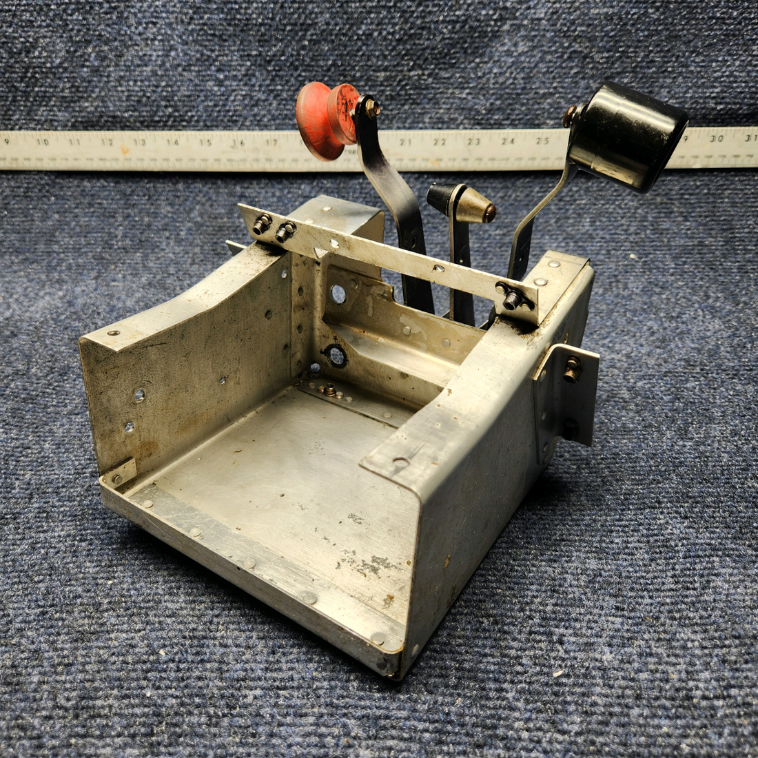 Used aircraft parts for sale, 169-940017-5 Beechcraft C23 SUNDOWNER ENGINE CONTROL QUADRANT