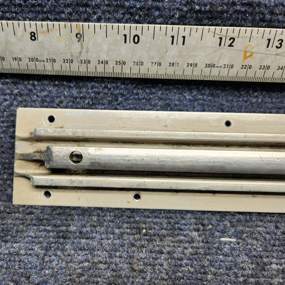 Used aircraft parts for sale, 0511240-9 CESSNA 172K INBOARD SEAT RAIL LH