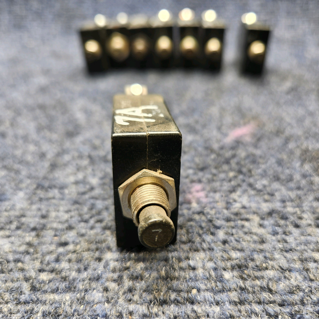 Used aircraft parts for sale, S1232-7 CIRCUIT BREAKER 7AMP PRICE PER EACH