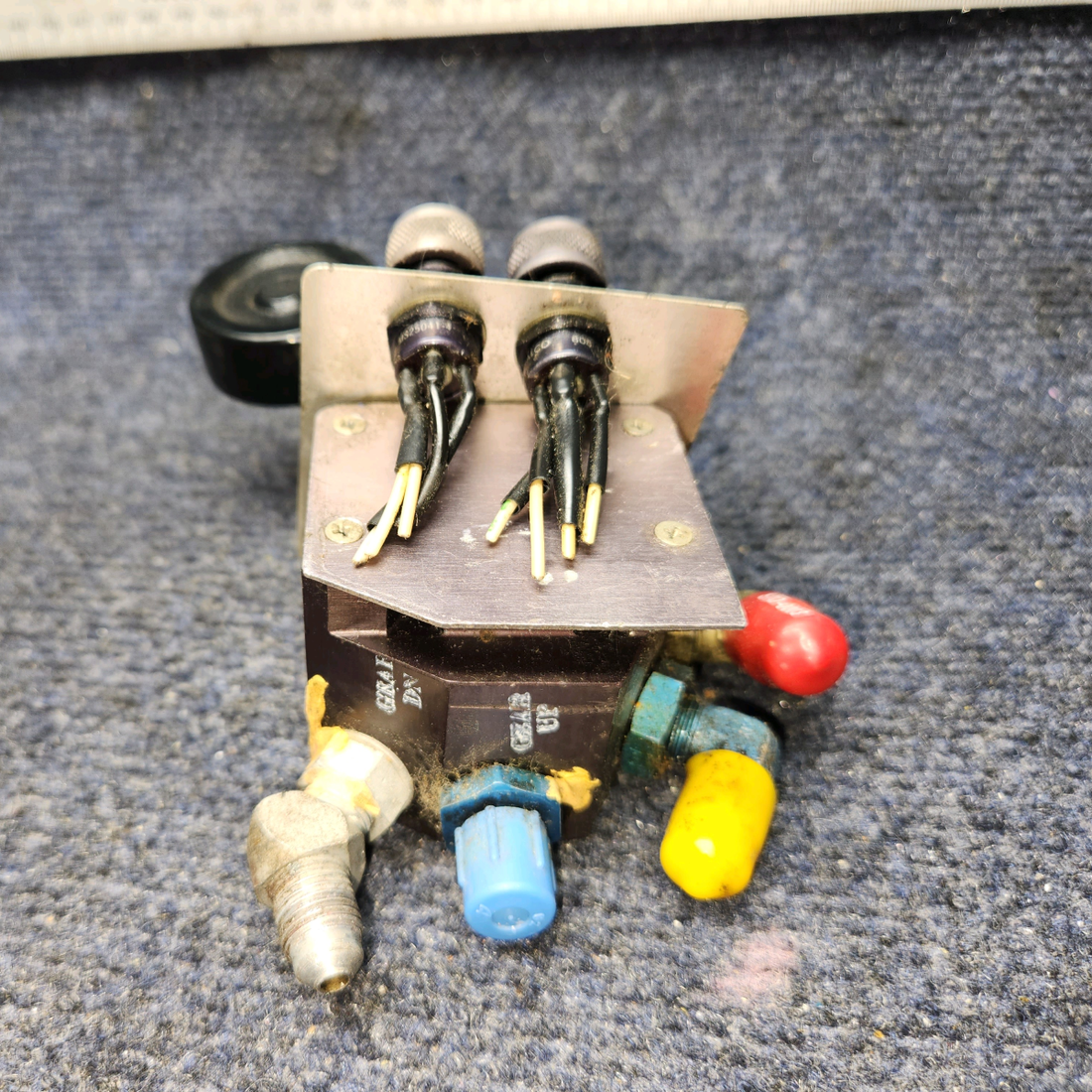 Used aircraft parts for sale, 9881020-2 Cessna 172RG Landing Gear Selector Valve