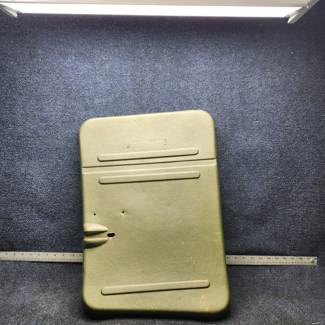Used aircraft parts for sale, 0715079-7 CESSNA 172K BAGGAGE DOOR COVER