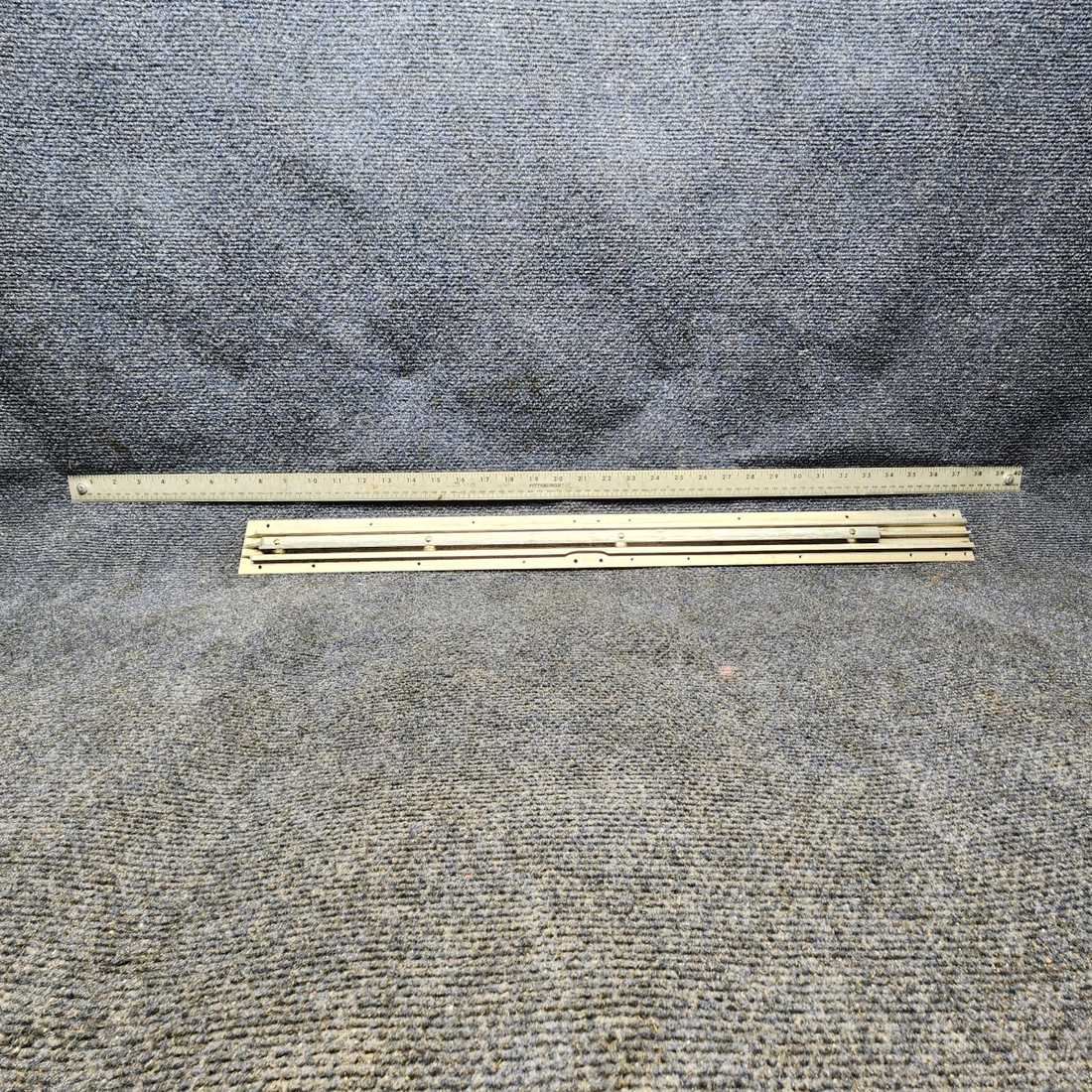 Used aircraft parts for sale, 0511240-9 CESSNA 172K INBOARD SEAT RAIL LH