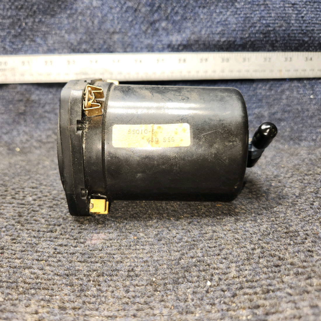 Used aircraft parts for sale, 7000 United Instruments Piper PA28-161 Vertical Speed Indicator - Code: C.26