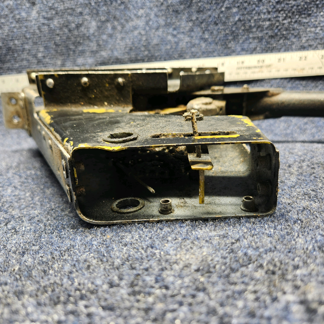 Used aircraft parts for sale, 169-524000-603 Beechcraft C23 SUNDOWNER FLAP CONTROL ASSEMBLY W/ HANDLE