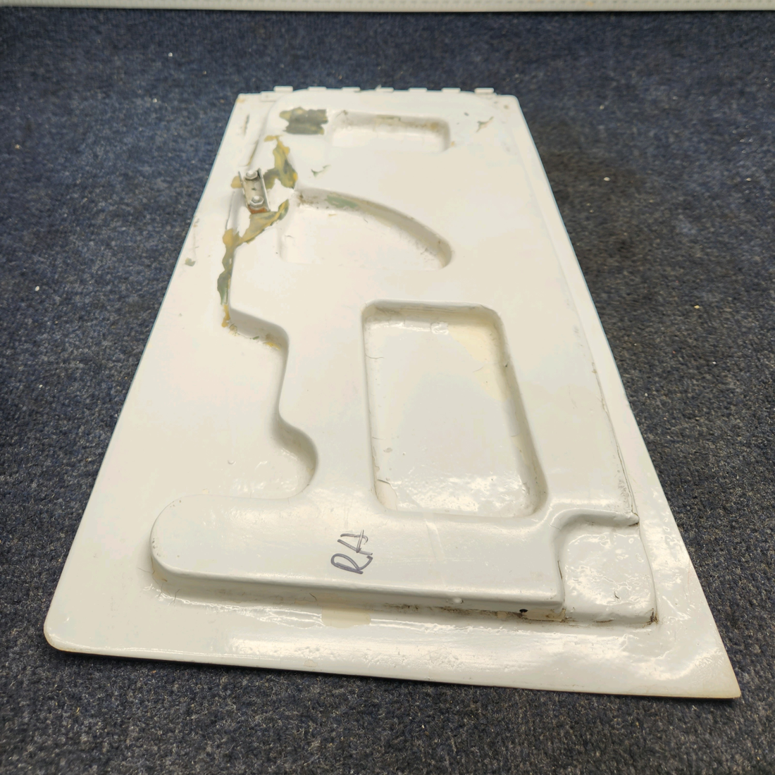 Used aircraft parts for sale, 7090-011 Piper PA32RT-300 RH MAIN GEAR DOOR ASSEMBLY